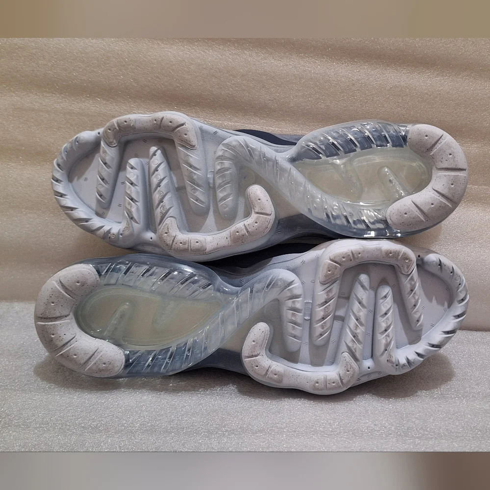 Nike Air VaporMax Moc Roam Sneakers - Picture 4 of 6